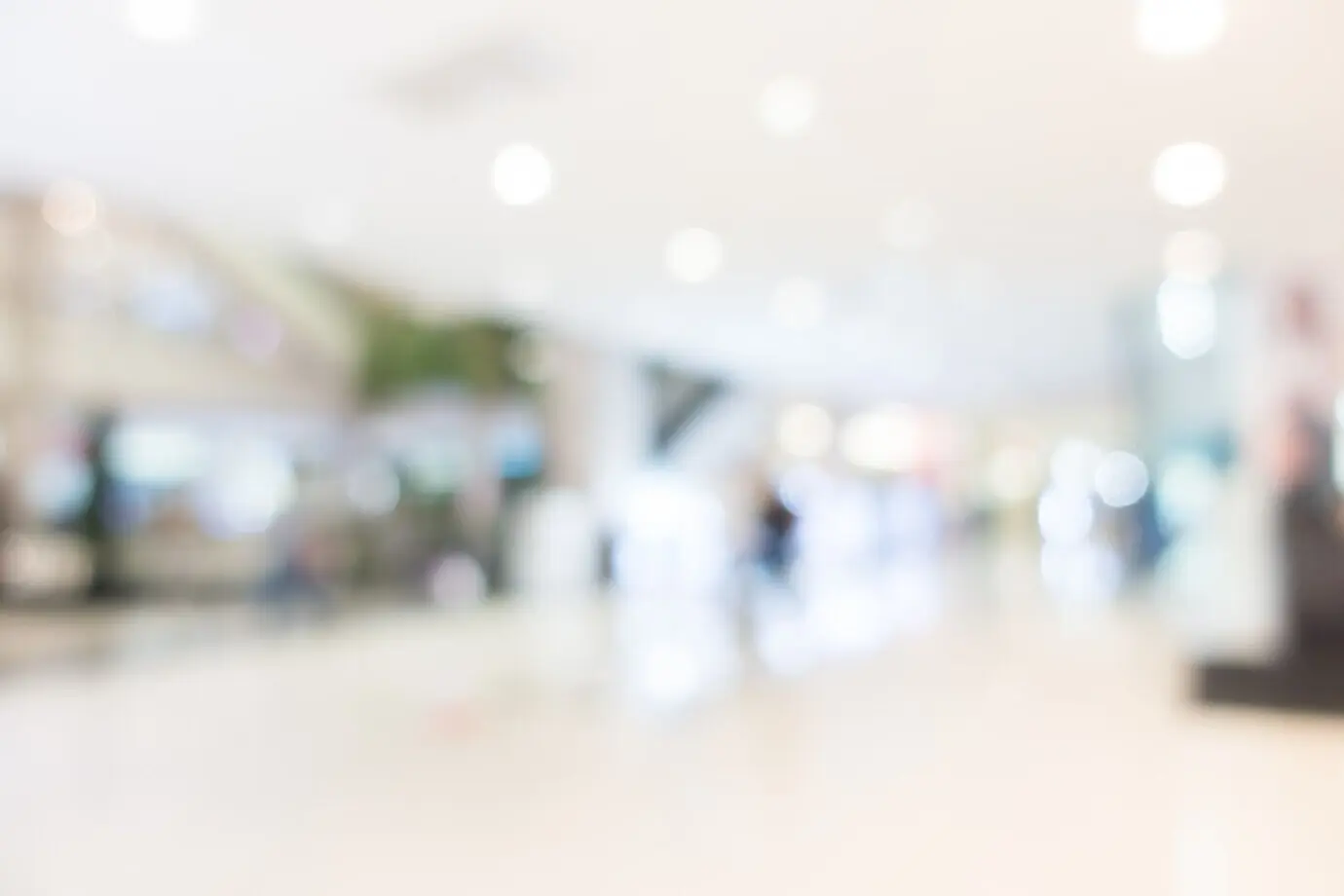 Unscharfer Krankenhaus- und Klinikinnenraum